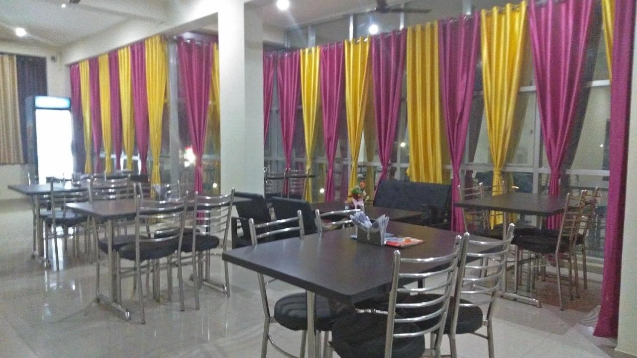 Hotel The Ideal Kushinagar Exterior foto