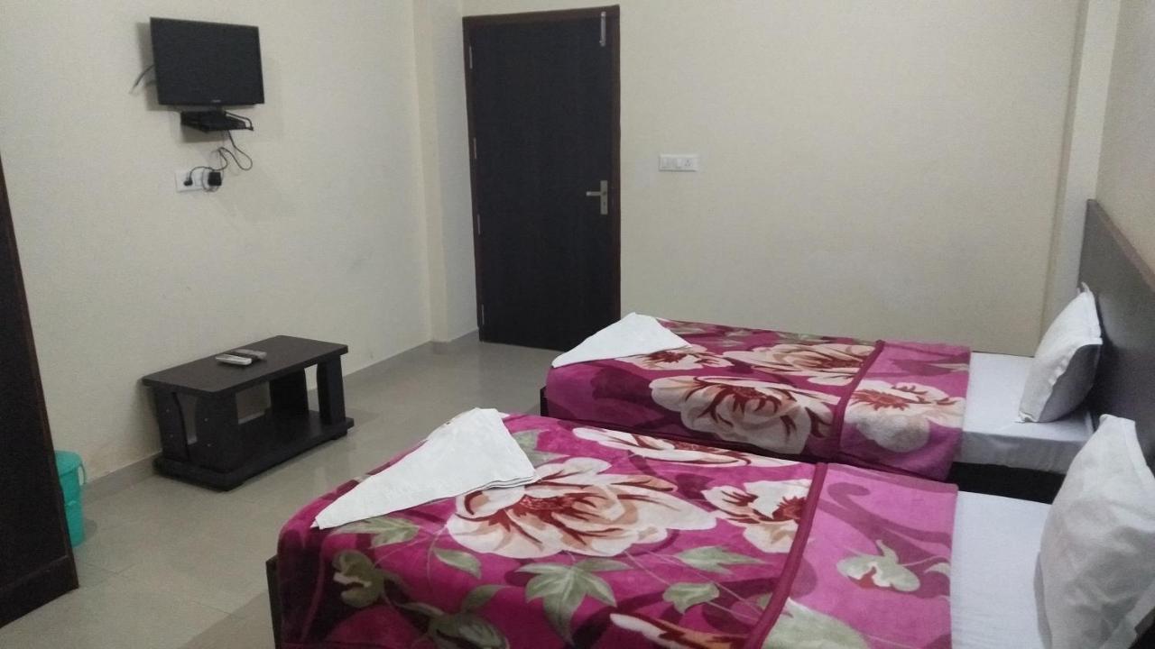 Hotel The Ideal Kushinagar Exterior foto