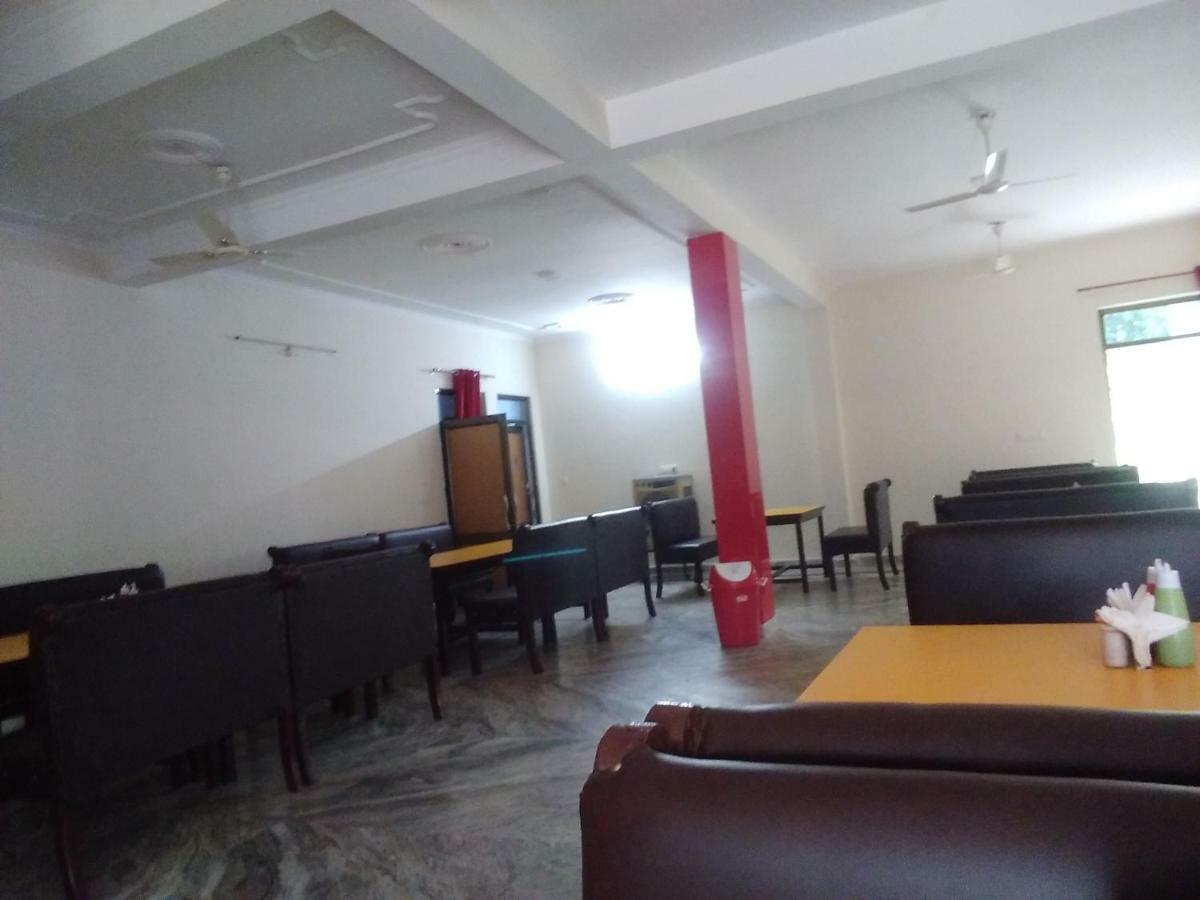 Hotel The Ideal Kushinagar Exterior foto