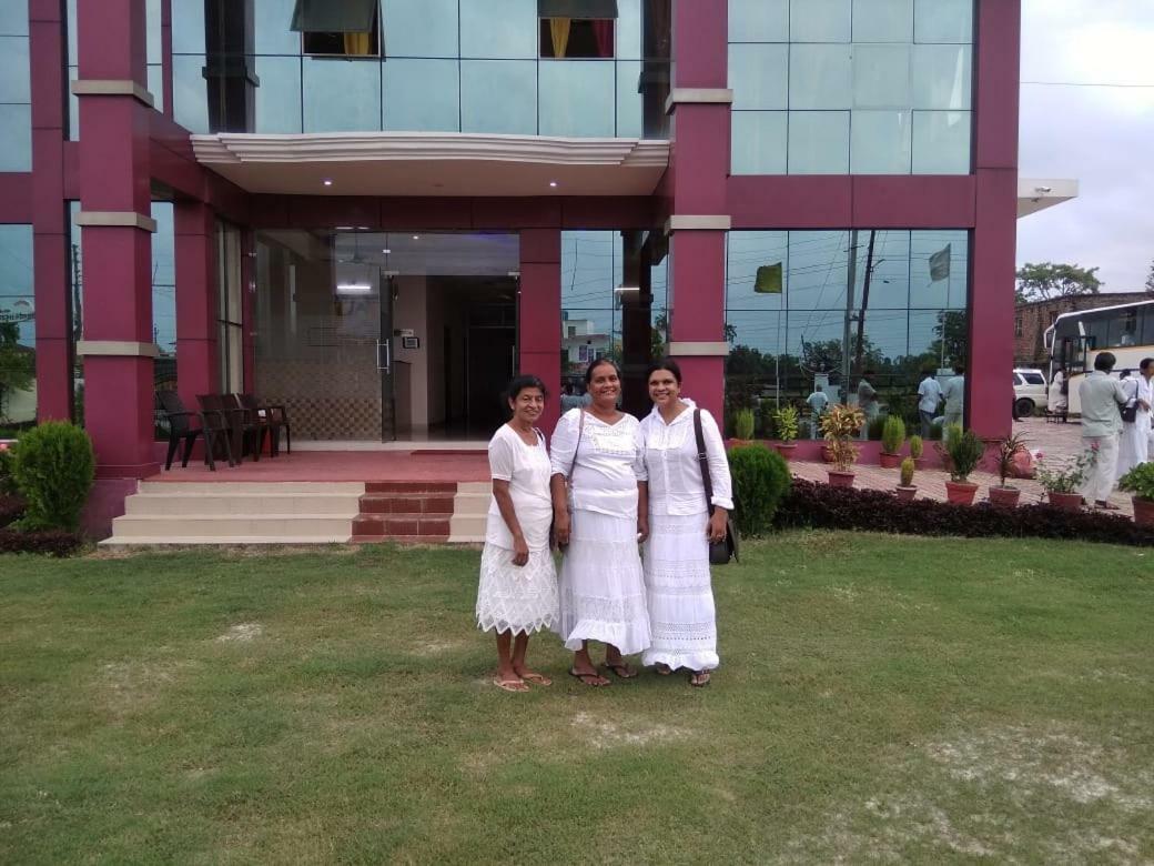 Hotel The Ideal Kushinagar Exterior foto