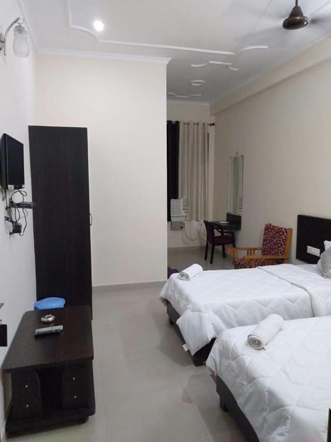 Hotel The Ideal Kushinagar Exterior foto